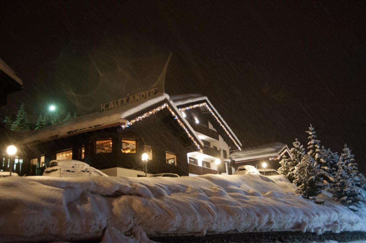 Alexander Charme Hotel Livigno Bagian luar foto