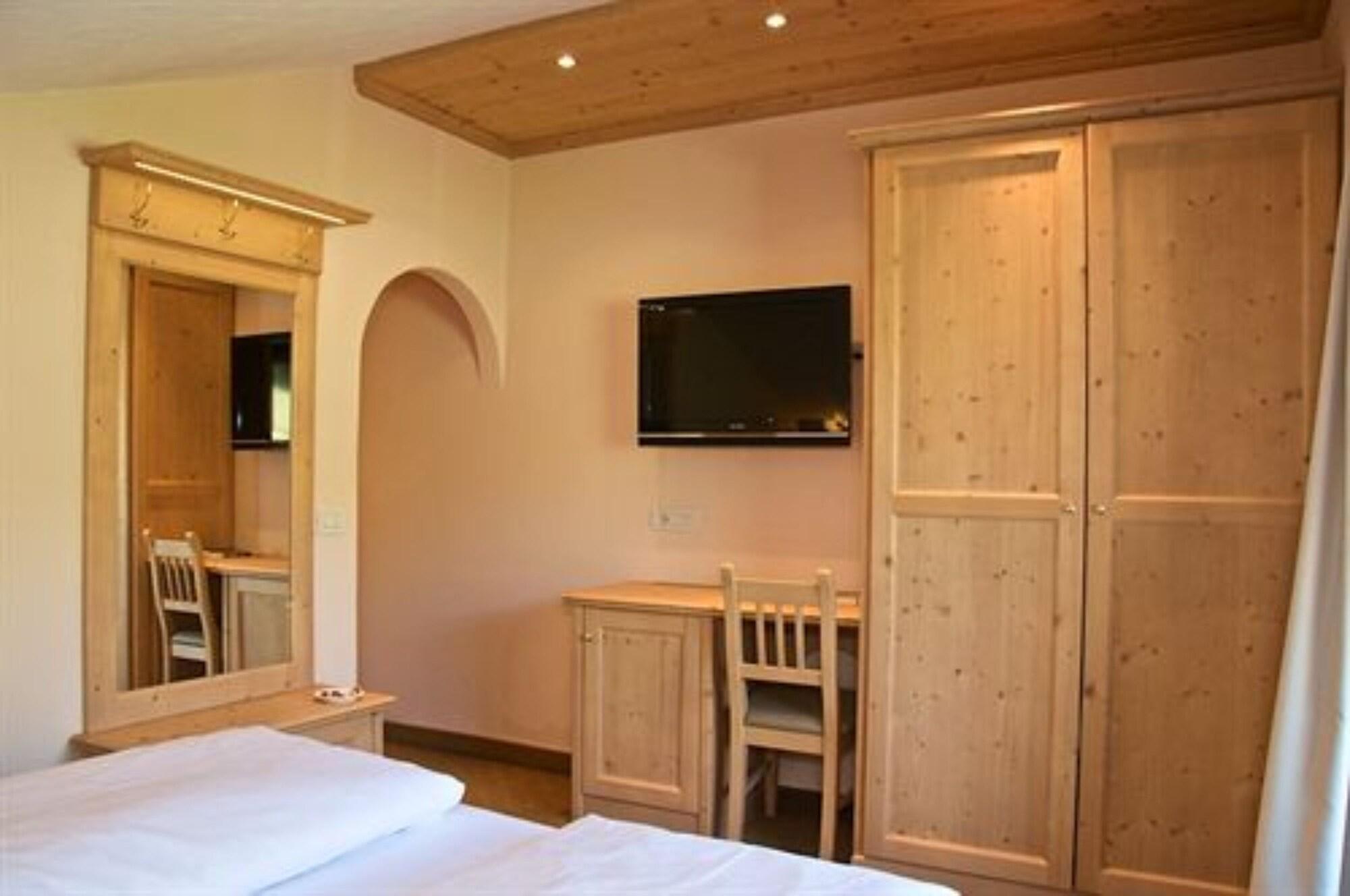Alexander Charme Hotel Livigno Bagian luar foto