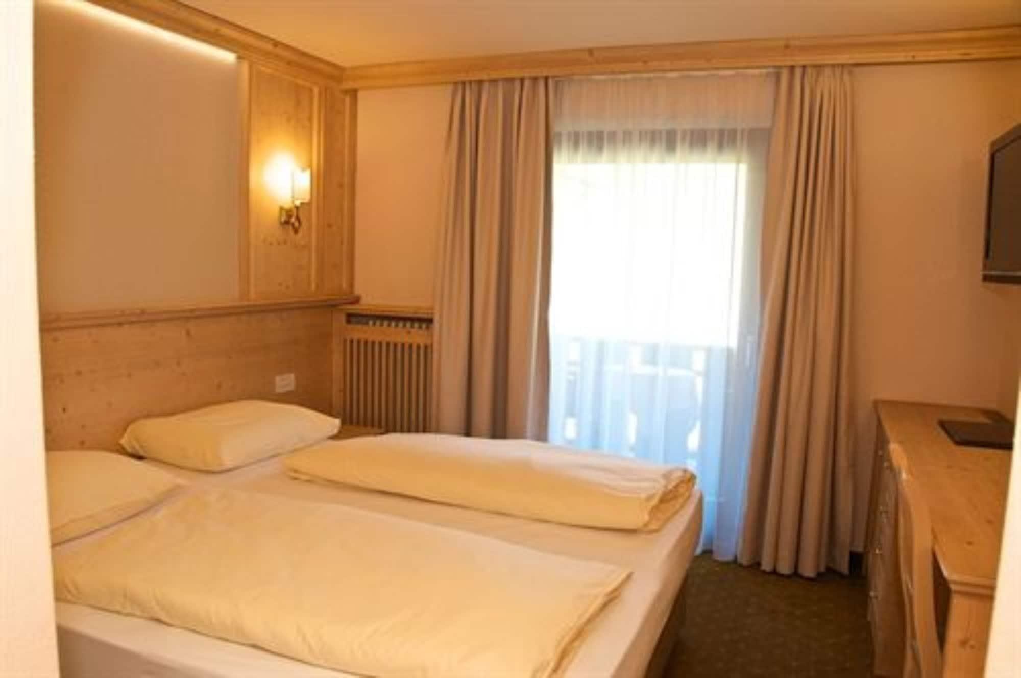 Alexander Charme Hotel Livigno Bagian luar foto