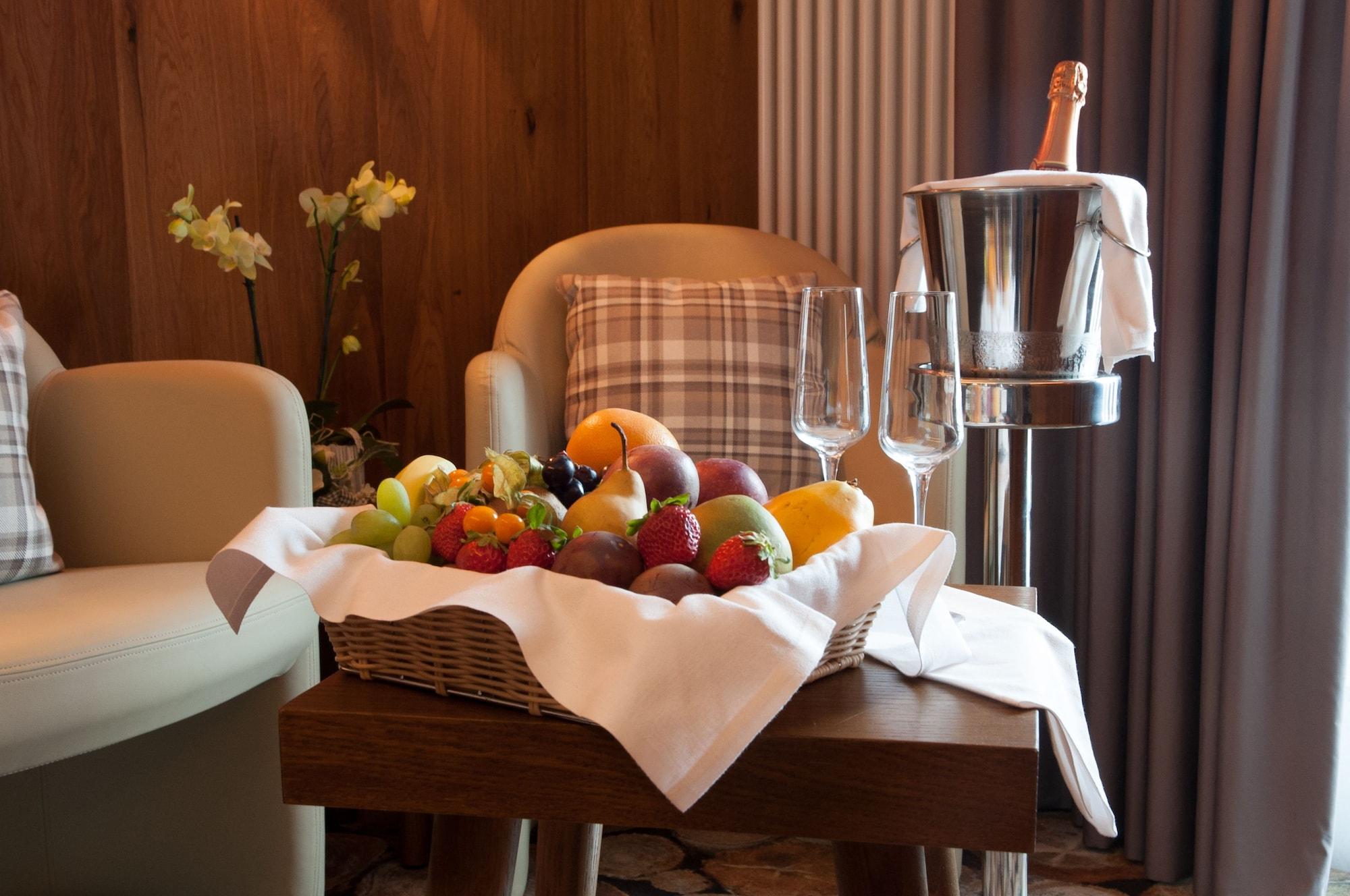 Alexander Charme Hotel Livigno Bagian luar foto