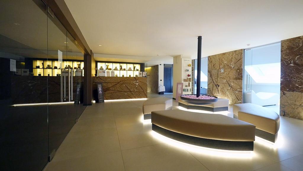 Alexander Charme Hotel Livigno Bagian luar foto