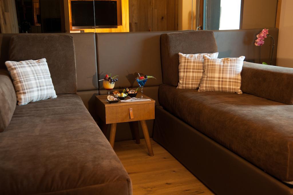 Alexander Charme Hotel Livigno Bagian luar foto